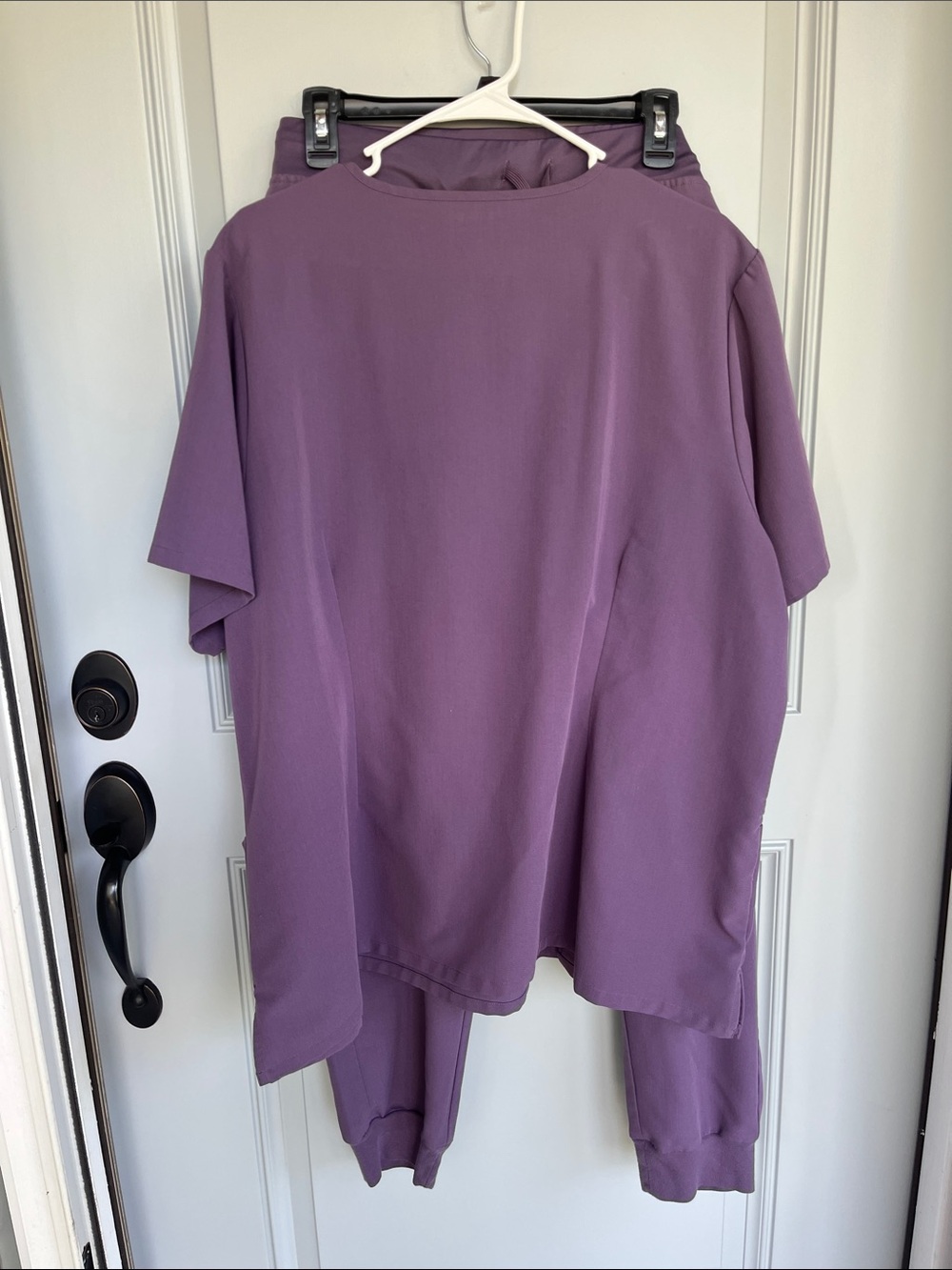 Mandala scrub set: 3XL top/ 2XL bottom - Picture 2 of 6
